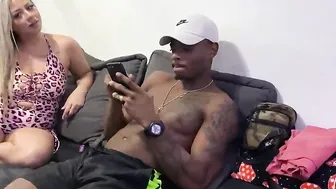 BITCHING BETWEEN FRIENDS AT THE BEAUTY HOUSE