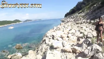 KIKI MINAJ - RISKY OUTDOORS SEX ON BEACH INTO CROATIA