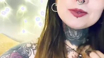 MASTURBATING MY FIRST TIME  HONEY RIDER ... I WOULD