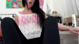 Mom Kingdom - milf Alicia Jones Give a Feet job and a Twat to Boned