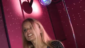 Bae blonde bimbos takes a rough cock into her mouth