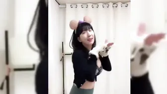 세 명의 아시아 미녀