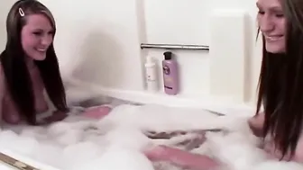 Simpson Twins rubbing their pussies at the bathtub