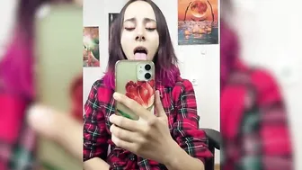 Sensual cunt with mouth cant stop masturbating to her reflection inside the