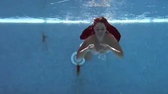 Hungarian underwater erotics with Puzan Bruhova