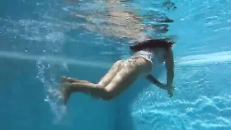 Hungarian underwater erotics with Puzan Bruhova
