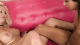 Failing Distracted Step Daughter Scissor Fucks Caring Big Titted Stepmommy