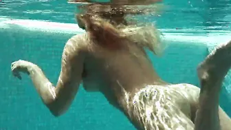 Vyvan Hill – crazy hot perfect underwater Cutie