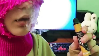 GOOD SLUTS BOMBSHELL SMOKE VAPE TO MUSIC