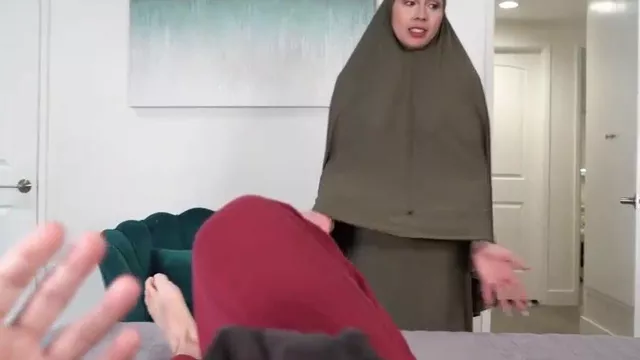 Muslim step mother fucks step son because step dad is cheating 4kPorn.XXX