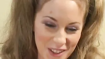 2 hungry cunt with mouth share the same penis inside bed and