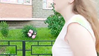 Adorable realtor serves a client gorgeous and makes him cum