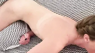 How a porn model really ejaculates. Pillow hum and dick suck.
