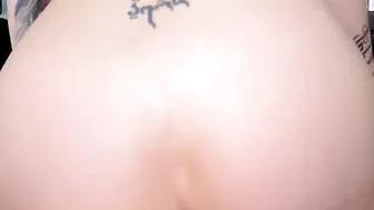 YOUNG GUY FUCKS A TATTOOED MILF IN A PIERCED POV