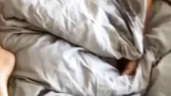 Il nest pas 8h du matin quelle a déjà envie de se faire baiser. Mais jai pas le temps 