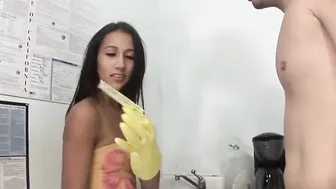 Amia porn video – Amia Amoretti hand job a gigantic cock