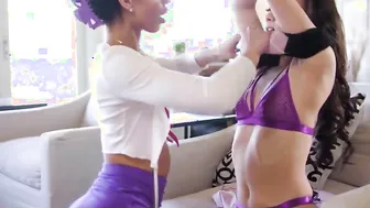 SexSinners.com - Black and eastern bffs kiss and lick cunt