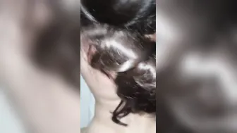 Mi cita colombiana de Tinder estaba caliente. Me comí su culo virgen y le di mi leche en su cuquita