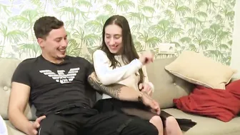 Inexperienced Bombshell teenage dark hair finds all the sex she needed