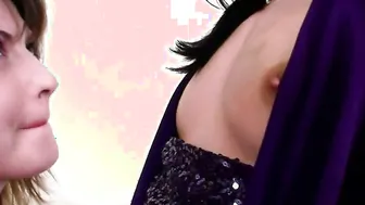 Best Teenagers Friends lick and finger fuck each other at Dyke