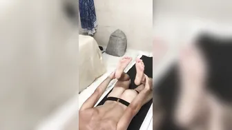 Naked Yoga 01