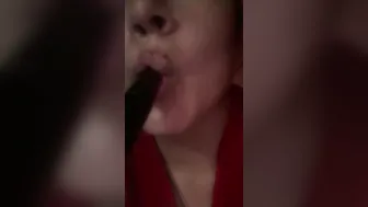 freaky woman wants to suck a dick.