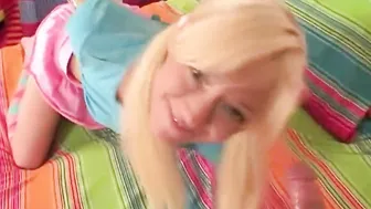 Sweet Lil Lexy Oral Sex a Penis slowly