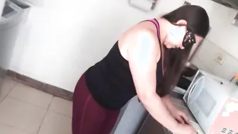My Stepmom Shows Me Her Enormous Cameltoe Into The Kitchen