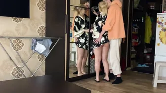 The cougar did not put on her underwear and seduced a young bro with a nude vagina