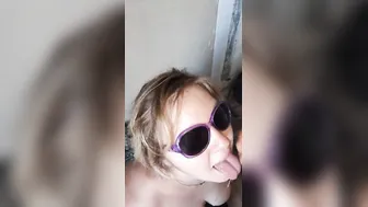 Rough fellatio for a skank at a construction site to