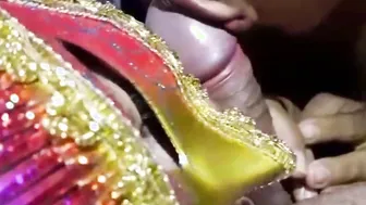 DOS COLOMBIANAS COMIENDO SEMEN Y MAMANDO DELICIOSO. (Double Oral Sex And Cum Eating)