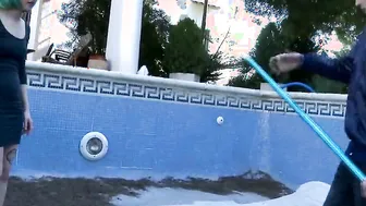 Rich spanish teenagers seduces the poolboy for a big facial