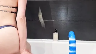 Stepsister Trying 3 Gigantic Vibrators and Rides As Deep as