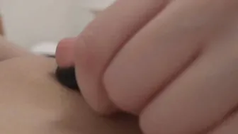 Filthy lesbo ties her gf up and ride her face to orgasm