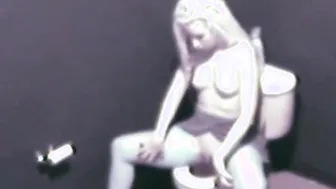 Public piss slut mastrubates in solo session
