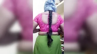 Tamil aunty wearing saree
