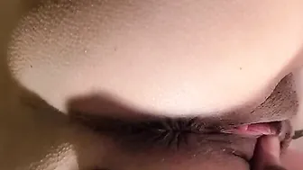 oriental Hottie opening up her vagina for the first time