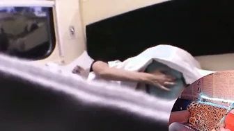 milf MASTURBATES ON THE TRAIN - CHINESE REACTION