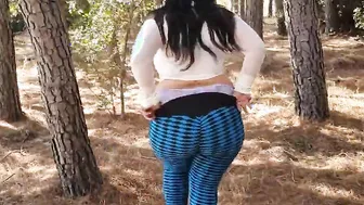 Bae Milf Walking Gigantic BOOTY outdoor forest