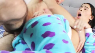I ask my stepbrother to let me stay inside his bed and pounded me FULL STORY