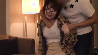 [Amateur POV] Cheating point of view sex with a fair-skinned slim glasses women Hannah