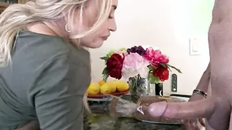 A GUY IS AVAILABLE FOR TWO MINUTES AND ALREADY FUCKS A MARRIED MILF IN THE ASPECT 2