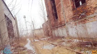 OMG OUTDOOR CUM STOCKINGS INSIDE DANGEROUS PLACE