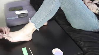 Sub give the sluts a pedicure and feet rubs
