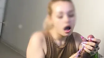 Goddess chick with long nails make an extreme hand job