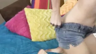 Liz Ebony Teenage offer a head and masturbates her friend