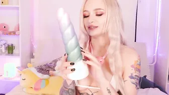 Too huge sex toy for a little snatch Leah Meow