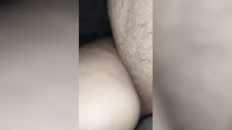 Me invitó a ver Netflix y terminamos cogiendo small pregnant