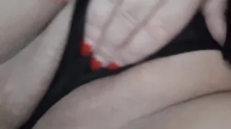 Marie4you prepares a String for a Fan