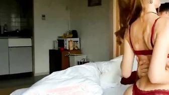 Big Mama porn video – GEILES MADCHEN IN LEGGINGS VERSUCHT EINEN GROBEN SCHWANZ